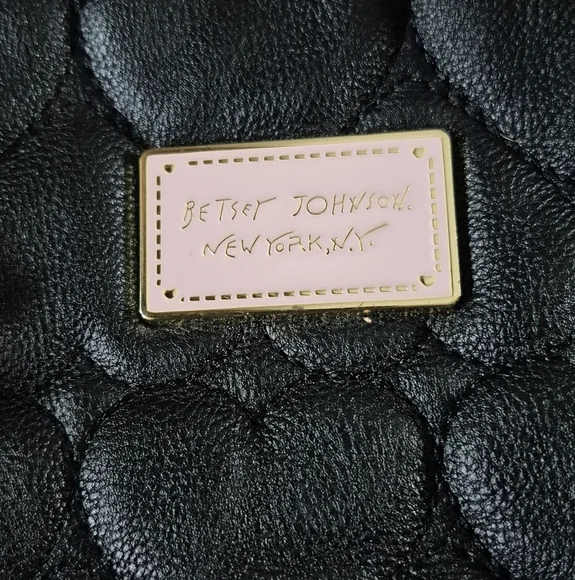 Betsey Johnson Black Quilted Crossbody Bag - Picture 3 of 8